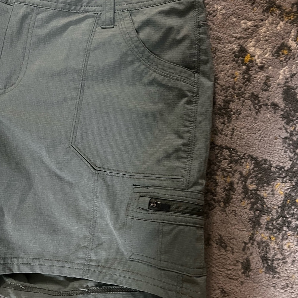 Kuhl Horizon 5” Cargo Shorts in Fern Green - Picture 2 of 8